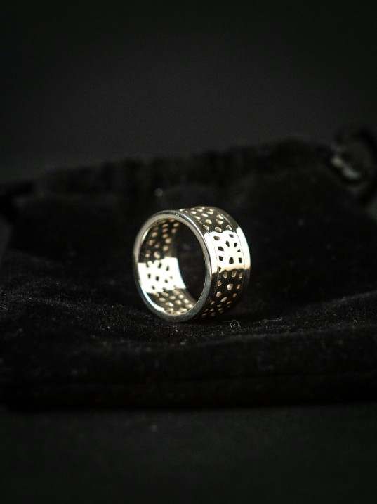 Bespoke ring closeup
